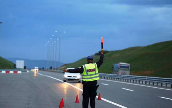 Kosovska policija na terenu, saobraćajna policija